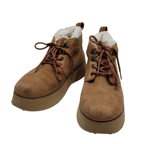 American Eagle Platform Ankle boots Lace Up Faux Suede Lined Size 8 Tan - Picture 14 of 14